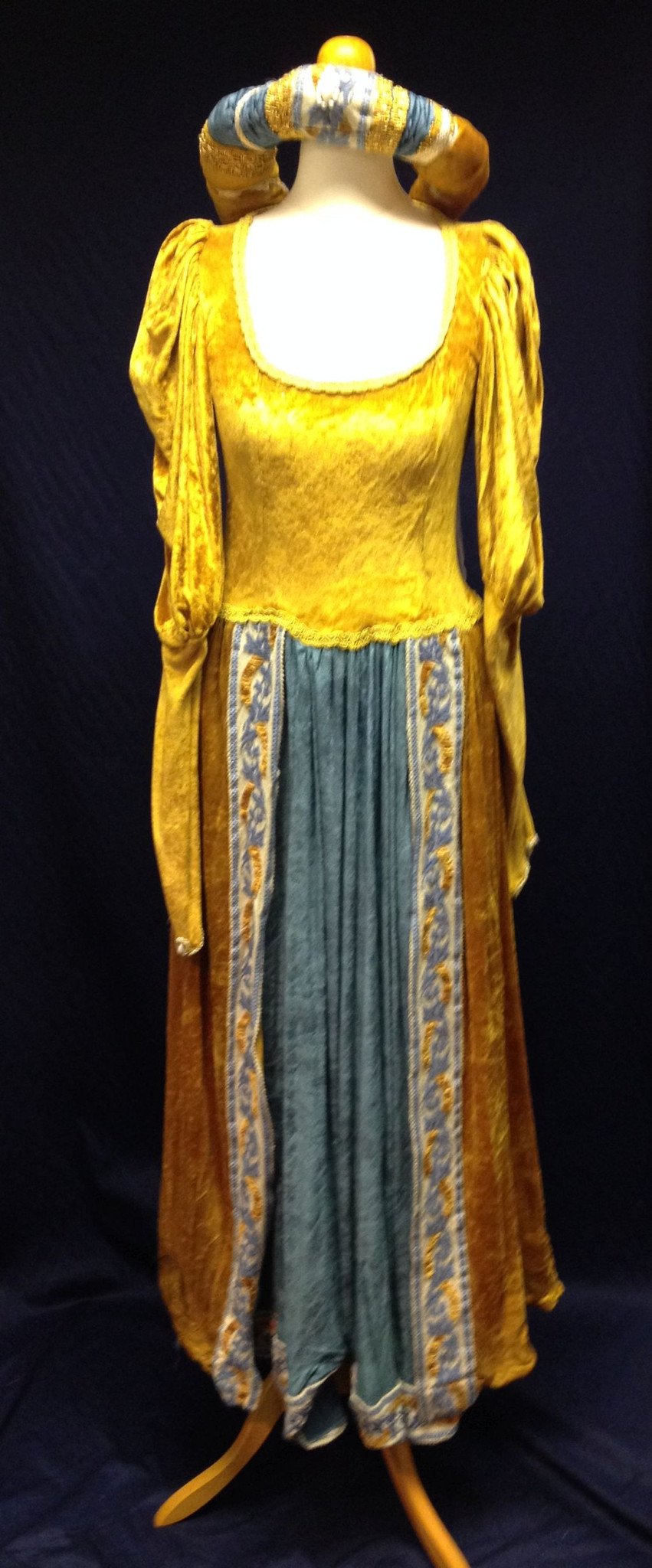 Medieval Lady in yellow